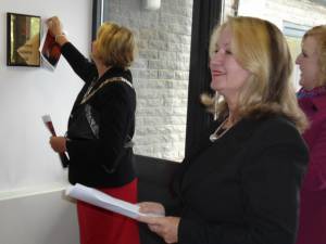 Unveiling of the Anniversary plaque by Deputy Mayor Linda Trew